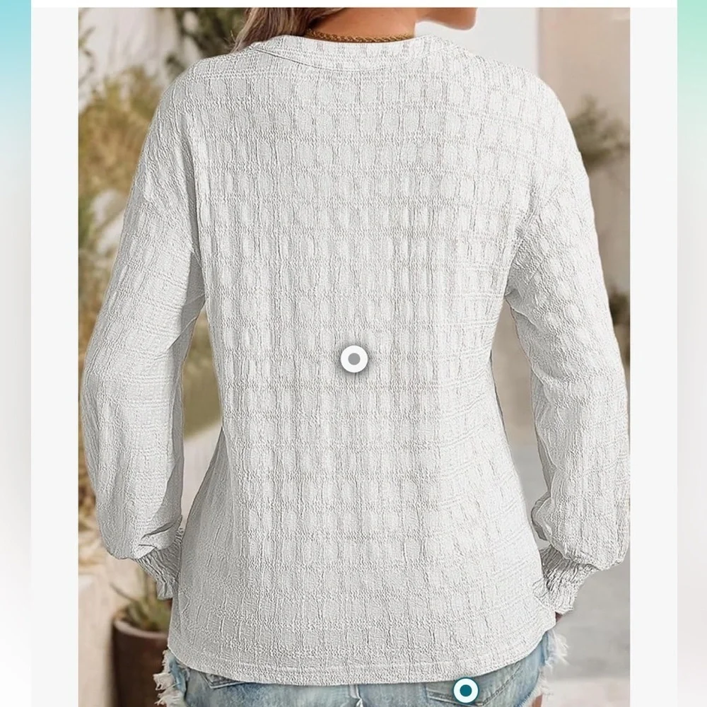Long sleeve textured Women's Top size large - Picture 2 of 6